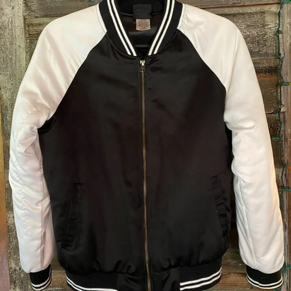 Lmtd Ed Official Taylor Swift 1989 embroidered bomber jacket "I Know Places" - Picture 4 of 15
